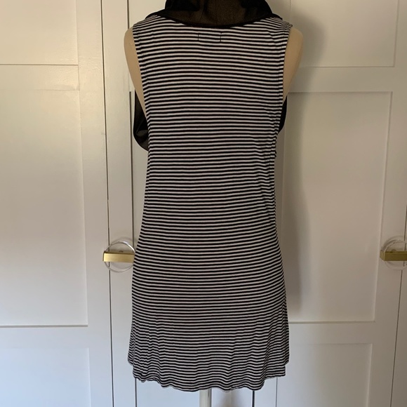 EXPRESS CHIFFON OVERLAY TEE - Picture 7 of 9